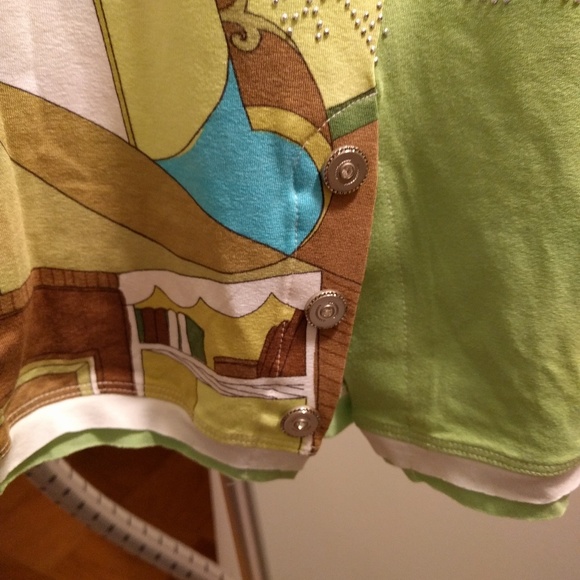 Sleeveless top - Picture 2 of 3